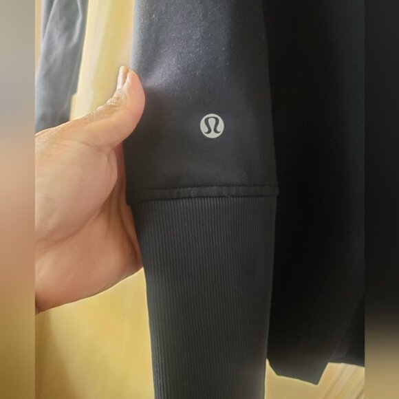 Lululemon Bla k Zip Up Ja ket Size 8 - Picture 6 of 9